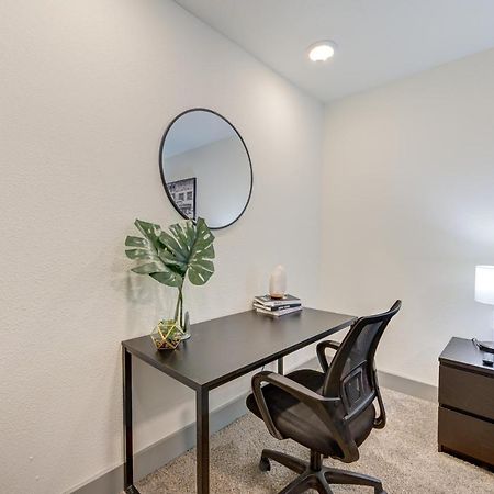 Trendy Midtown Apt, Walk To Shops & Sites, Pets Ok Houston Exterior photo