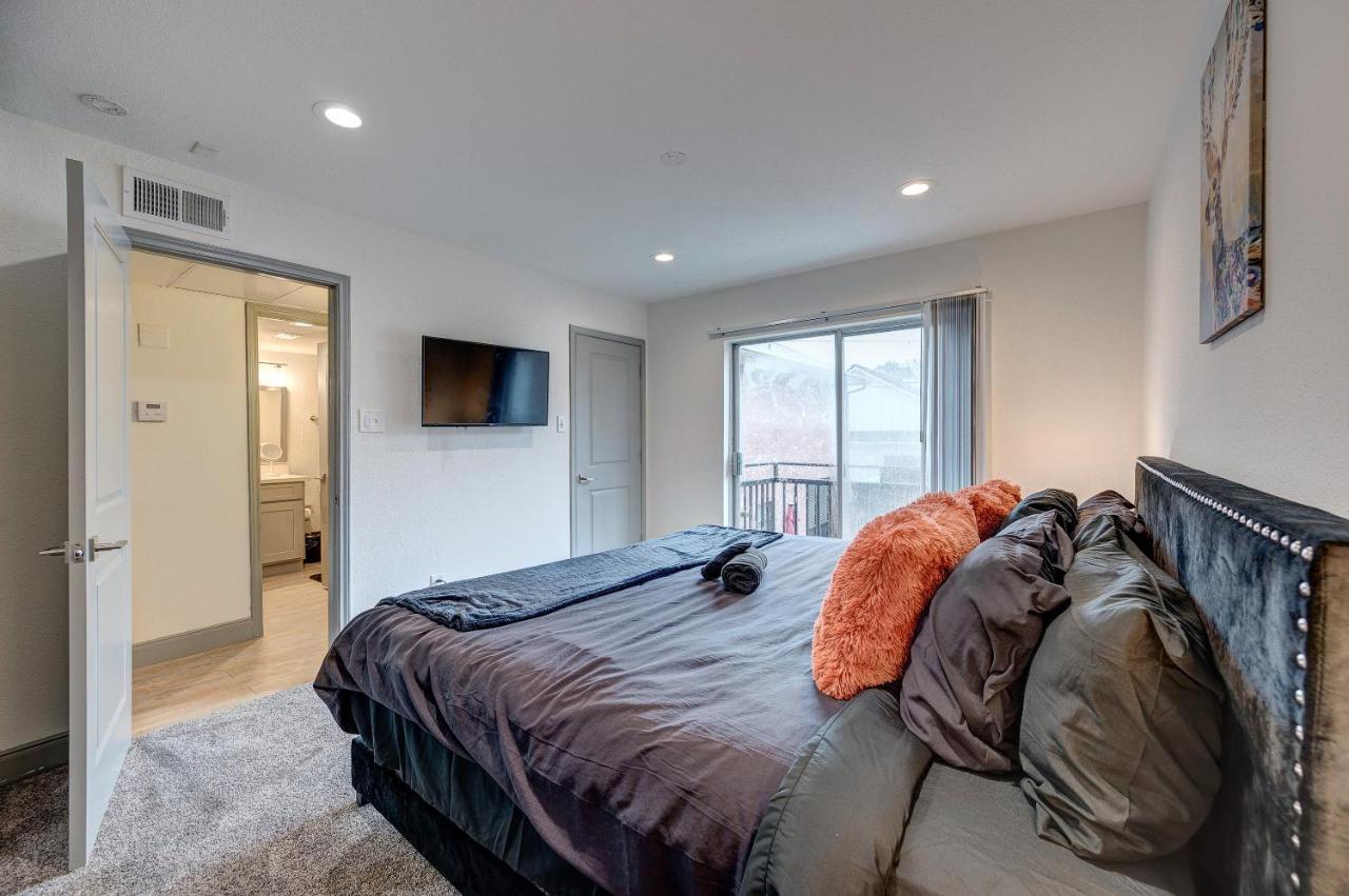 Trendy Midtown Apt, Walk To Shops & Sites, Pets Ok Houston Exterior photo