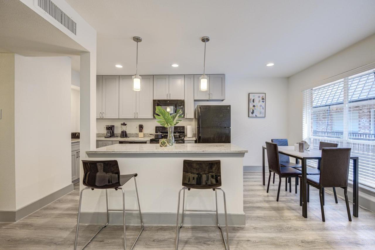 Trendy Midtown Apt, Walk To Shops & Sites, Pets Ok Houston Exterior photo